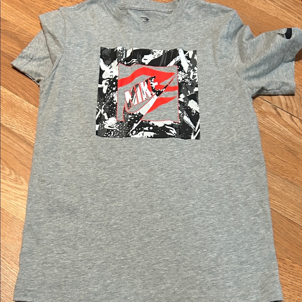 Nike Kids Gray and Red Graphic Tee